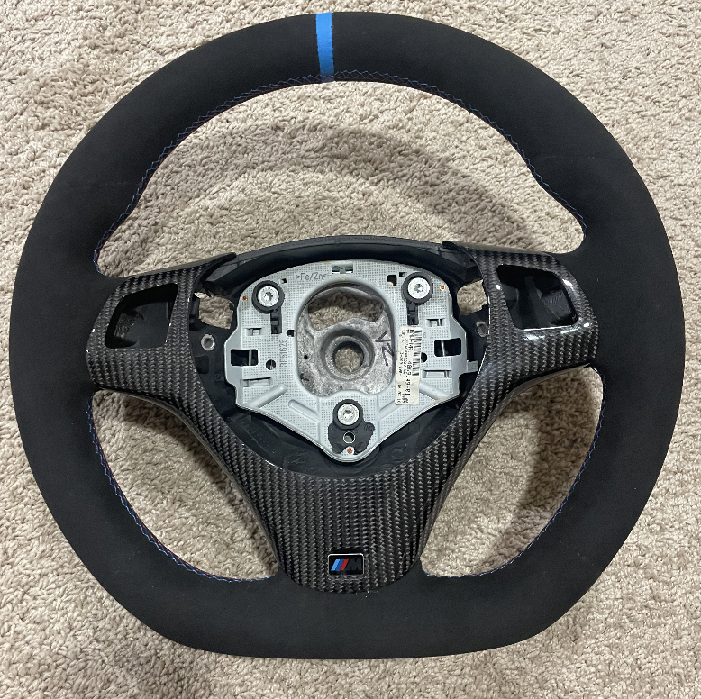 The perfect alcantara steering wheel for your BMW in 2023 with a discount!