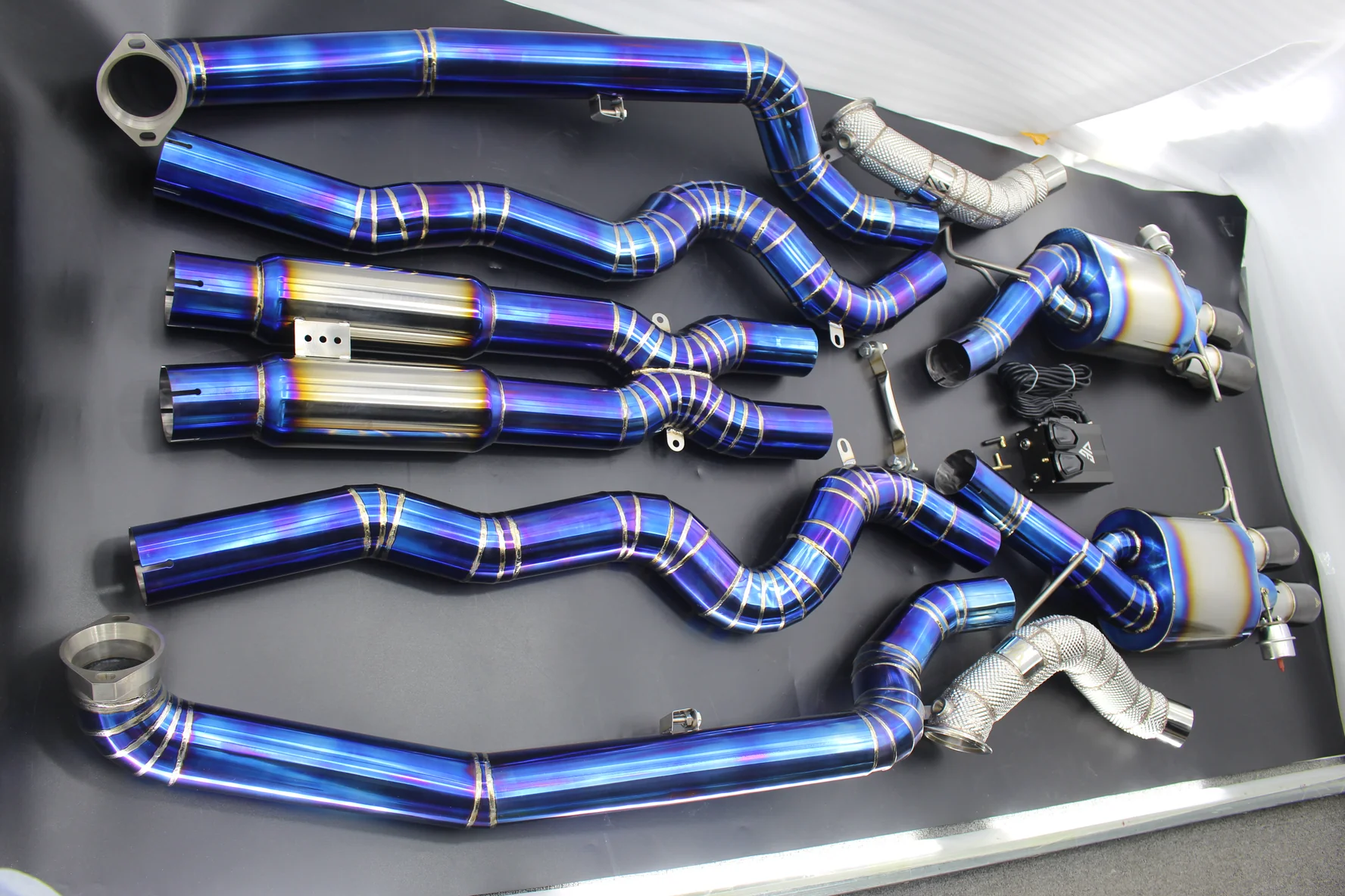 BMW F10 M5 F12 M6 F06 M6 valved exhaust system titanium open close remote butterlfy valve loud quiet muffler