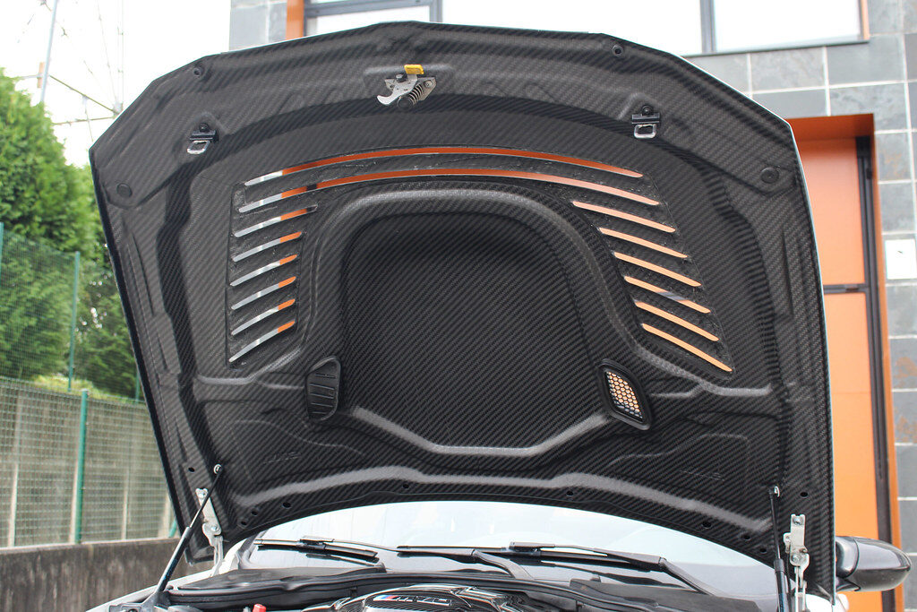 Karbonius carbon fiber vented hood for BMW E92 M3.